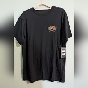 NEW!  Graphic T-Shirt Adult Small *M18